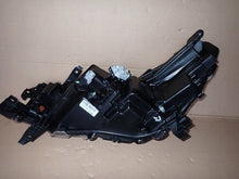 Laden Sie das Bild in den Galerie-Viewer, Frontscheinwerfer Toyota Hilux VIII 81110-YP431 Full LED Rechts Headlight SCH8288356034dd