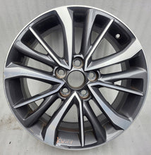 Laden Sie das Bild in den Galerie-Viewer, 1x Alufelge 17 Zoll 7.0" 5x114.3 39ET HL8133342611 Mg Corolla Verso Rim Wheel FEL6197818381et