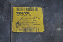 Load image into Gallery viewer, Frontscheinwerfer Volvo V50 30698649 Rechts Scheinwerfer Headlight SCH2984370343qz