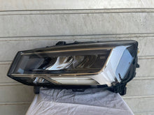 Laden Sie das Bild in den Galerie-Viewer, Frontscheinwerfer Audi Q2 81A941011A L277996 LED Links Scheinwerfer Headlight