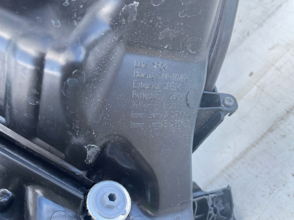 Frontscheinwerfer Toyota Yaris K0-8EU 0193579 LED Rechts Scheinwerfer Headlight SCH5689406066tt