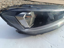 Laden Sie das Bild in den Galerie-Viewer, Frontscheinwerfer VW Touran 5TA941006A Rechts Scheinwerfer Headlight
