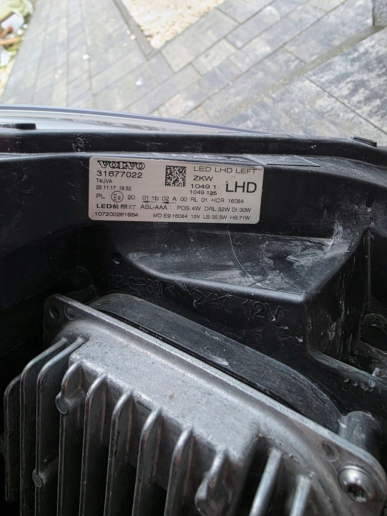 Frontscheinwerfer Volvo V40 31677022 LED Links Scheinwerfer Headlight SCH6750906970mz