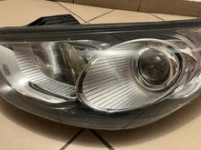 Laden Sie das Bild in den Galerie-Viewer, Frontscheinwerfer Hyundai Ix35 92101-2Y Links Scheinwerfer Headlight