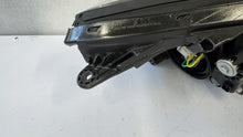 Laden Sie das Bild in den Galerie-Viewer, Frontscheinwerfer Kia Rio II 92101-1Y0 Links Scheinwerfer Headlight SCH2298588116ow