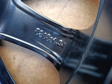 Laden Sie das Bild in den Galerie-Viewer, 1x Alufelge 15 Zoll 4.5&quot; 4x108 35ET PW457-0H003 Toyota Aygo Rim Wheel