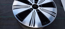 Laden Sie das Bild in den Galerie-Viewer, 1x Alufelge 18 Zoll 7.5&quot; 5x112 53 5ET A2434010100 Mercedes-Benz Eqa Eqb Eqc