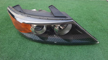 Load image into Gallery viewer, Frontscheinwerfer Kia Sorento 92102-2P030 Rechts Scheinwerfer Headlight