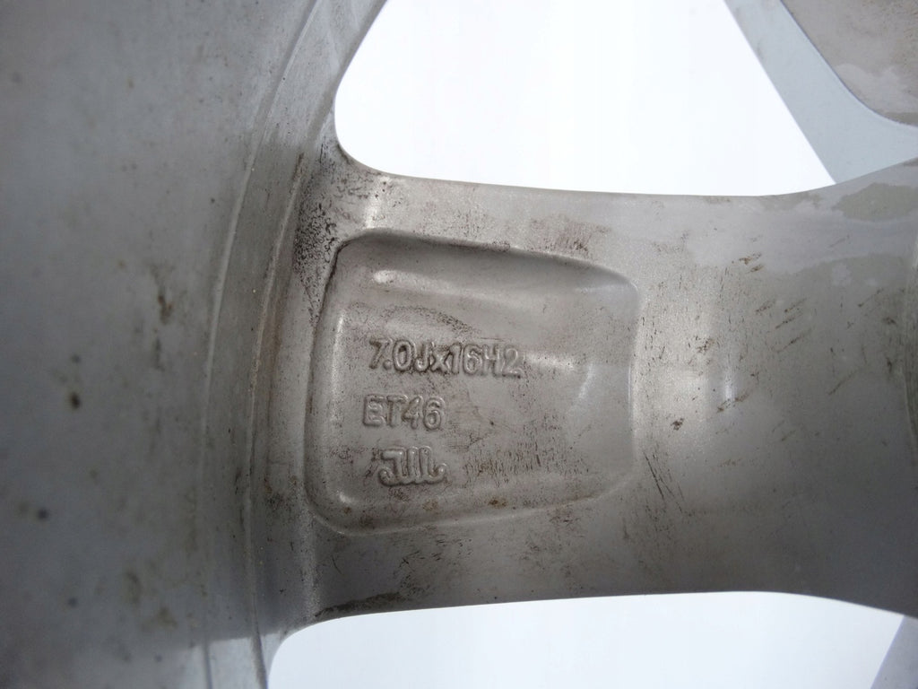 1x Alufelge 16 Zoll 7.0" 5x100 46ET Glanz Silber 6V0601025 Skoda Fabia Iii