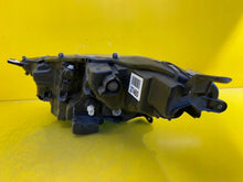 Laden Sie das Bild in den Galerie-Viewer, Frontscheinwerfer Toyota 4 Yaris LED Rechts Scheinwerfer Headlight SCH8366410913gb