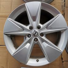Laden Sie das Bild in den Galerie-Viewer, 4x Alufelge 18 Zoll 7.5" 5x108 50 5ET Glanz Silber 31680200 Volvo V60 I Xc60 FEL8477137692jw