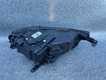 Load image into Gallery viewer, Frontscheinwerfer VW T-Roc 2GA941035D Links Scheinwerfer Headlight SCH9683856110an