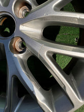 Laden Sie das Bild in den Galerie-Viewer, 1x Alufelge 16 Zoll 6.0" 4x100 49ET Glanz Silber 52910-H8200 Kia Rio Rim Wheel FEL3580056774qf