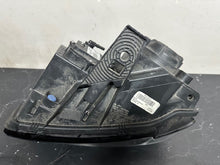 Laden Sie das Bild in den Galerie-Viewer, Frontscheinwerfer Jeep Grand Cherokee I M167608 Xenon Links Headlight SCH1506549772oq