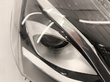 Laden Sie das Bild in den Galerie-Viewer, Frontscheinwerfer Toyota Yaris 17-PRO-2 Rechts Scheinwerfer Headlight SCH6968385292ai