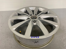 Laden Sie das Bild in den Galerie-Viewer, 1x Alufelge 17 Zoll 6.0" 5x112 48ET Glanz Silber 5G0601025K VW Golf Vii FEL1924467283ff
