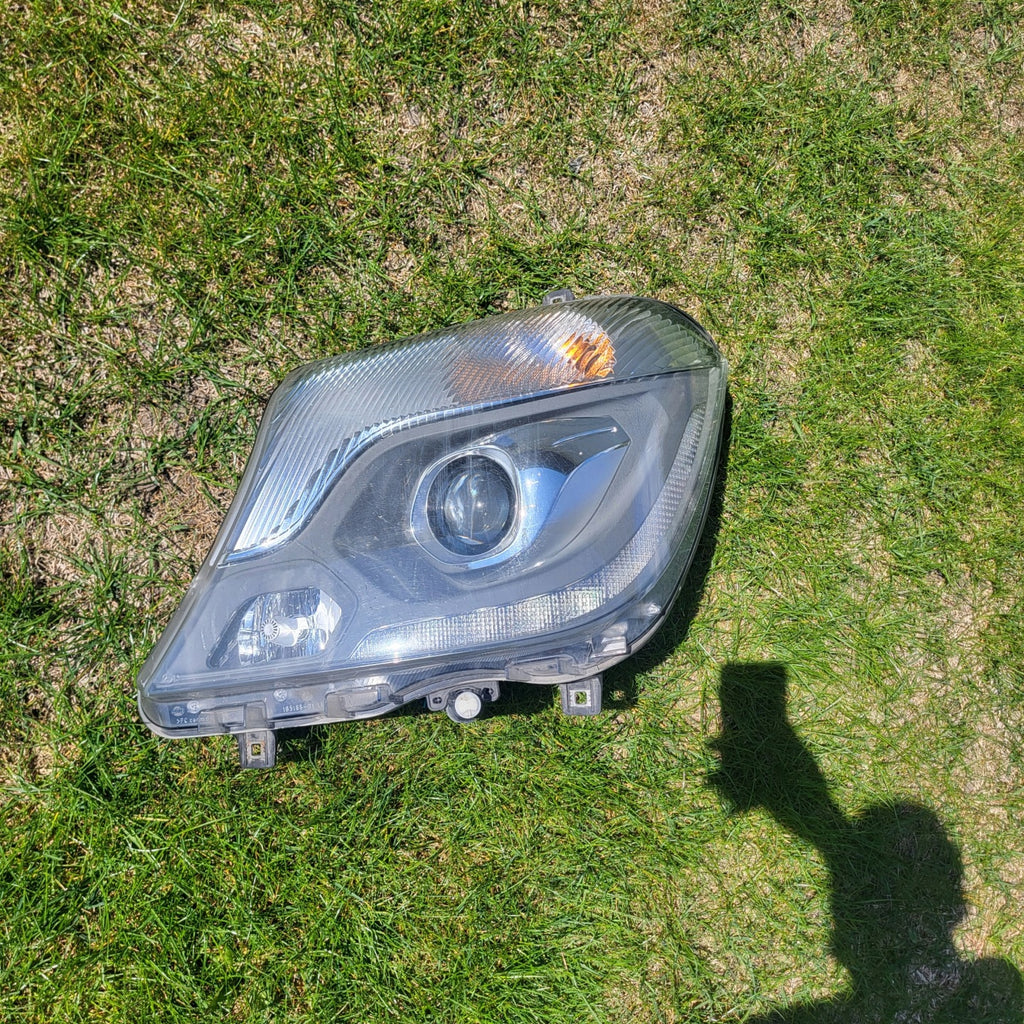 Frontscheinwerfer Mercedes-Benz Sprinter A9068203161 Links Headlight SCH6514921775bm