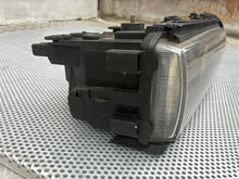 Laden Sie das Bild in den Galerie-Viewer, Frontscheinwerfer BMW E38 59-230 94-99R Ein Satz Scheinwerfer Headlight SCH7455891902ll