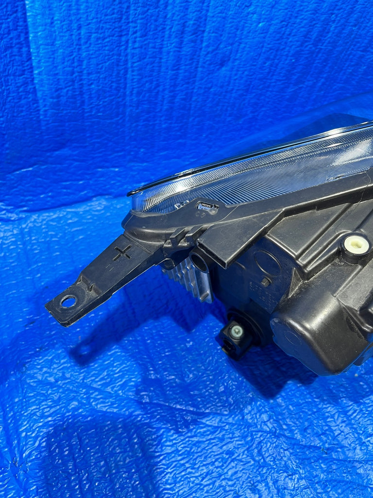 Frontscheinwerfer Ford Kuga LV4B-13E017-AS LV4B-13E016-AS Rechts oder Links SCH7134040164sn