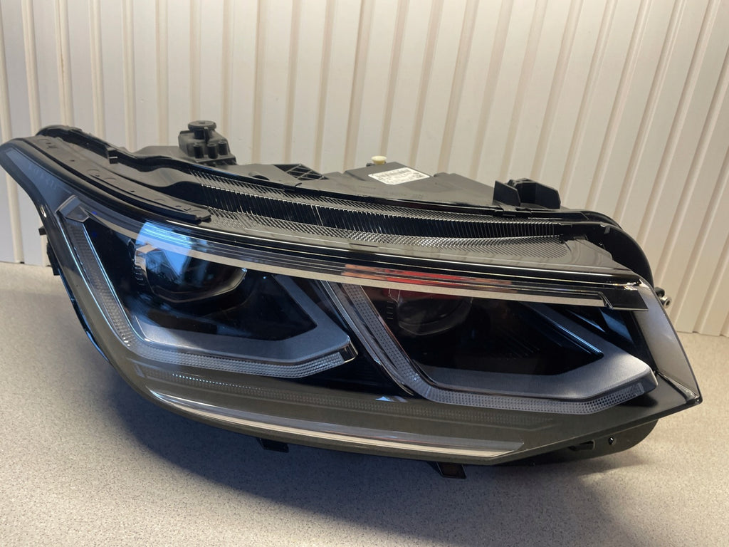 Frontscheinwerfer VW Tiguan 5NB941082C LED Ein Stück (Rechts oder Links) SCH6523090326zf