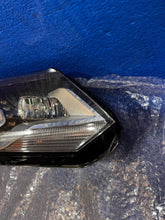 Laden Sie das Bild in den Galerie-Viewer, Frontscheinwerfer VW Tiguan 5N1941754 Rechts Scheinwerfer Headlight SCH7954656496ol