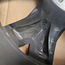 Load image into Gallery viewer, 1x Alufelge 16 Zoll 6.5" 4x100 45ET Glanz 403004026R- Dacia Sandero Rim Wheel FEL6165027039ul