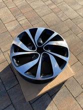 Load image into Gallery viewer, 1x Alufelge 17 Zoll 7.0" 4x108 46ET 9810098477 Citroën Jumpy Rim Wheel FEL5786586898po