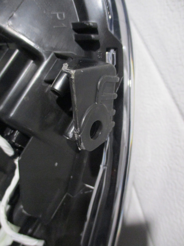 Frontscheinwerfer Peugeot 108 81150-0H150 LED Ein Stück (Rechts oder Links)