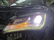 Laden Sie das Bild in den Galerie-Viewer, Frontscheinwerfer Audi A8 4H0941029P Xenon Links Scheinwerfer Headlight