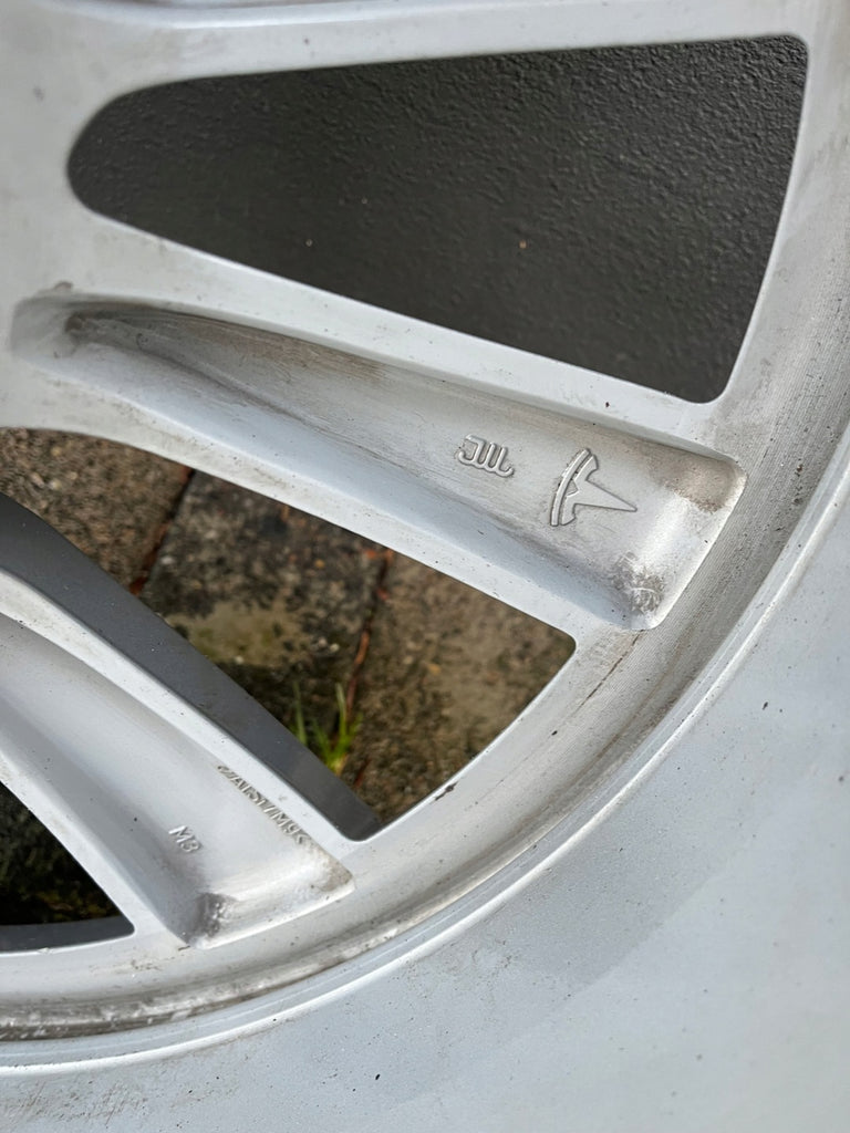 1x Alufelge 19 Zoll 8.5" 5x114.3 40ET Glanz Silber 1044264-00-A Tesla Model 3 FEL2533766092il