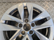 Laden Sie das Bild in den Galerie-Viewer, 1x Alufelge 15 Zoll 5.5" 5x100 40ET 6VA601025J Skoda Fabia Iv Rim Wheel FEL1340848729vl