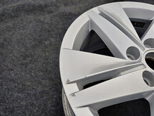 Laden Sie das Bild in den Galerie-Viewer, 1x Alufelge 16 Zoll 7.0" 5x112 48ET Glanz Silber 5H0601025 VW Golf Viii FEL9151459243mw