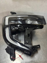 Laden Sie das Bild in den Galerie-Viewer, Frontscheinwerfer Renault Master 260106174R Rechts Scheinwerfer Headlight SCH7156764310xc