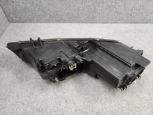 Laden Sie das Bild in den Galerie-Viewer, Frontscheinwerfer Mazda 6 I Xenon FALSE Scheinwerfer Headlight SCH1379358402dj