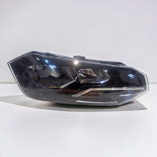 Laden Sie das Bild in den Galerie-Viewer, Frontscheinwerfer VW Polo 2G1941006 Rechts Scheinwerfer Headlight