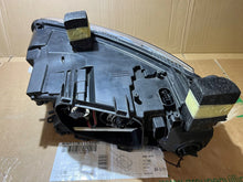 Laden Sie das Bild in den Galerie-Viewer, Frontscheinwerfer Audi A6 C6 Xenon Links Scheinwerfer Headlight SCH9995308039qd