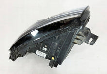 Laden Sie das Bild in den Galerie-Viewer, Frontscheinwerfer Ford Courier R2X6-13E015AE Links Scheinwerfer Headlight SCH4436760459xg