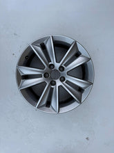 Load image into Gallery viewer, 1x Alufelge 17 Zoll 7.0" 5x108 40 5ET Glanz Silber 31471309 Volvo V60 Rim Wheel FEL4379474755kg