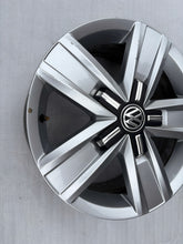 Laden Sie das Bild in den Galerie-Viewer, 1x Alufelge 17 Zoll 7.0" 5x120 7E0601025P VW Multivan Rim Wheel FEL5306543632fm