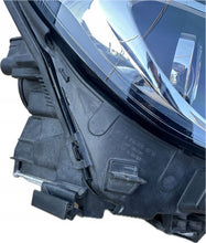 Laden Sie das Bild in den Galerie-Viewer, Frontscheinwerfer Mercedes-Benz X156 1568260258 Xenon Links Headlight SCH9470211674ua
