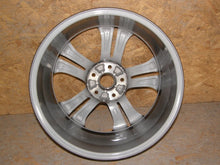 Laden Sie das Bild in den Galerie-Viewer, 1x Alufelge 18 Zoll 7.0" 5x114.3 35ET Glanz Silber 52910-3J550 Hyundai Ix55 FEL2958089602fa