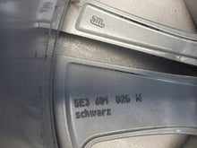 Laden Sie das Bild in den Galerie-Viewer, 1x Alufelge 18 Zoll 7.5&quot; 5x112 48ET Glanz Silber 5E3601025 Skoda Octavia 5e3 Iv