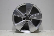 Load image into Gallery viewer, 1x Alufelge 17 Zoll 7.5&quot; 5x108 50ET Glanz Silber 31680565 Volvo Xc40 Rim Wheel