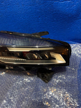 Laden Sie das Bild in den Galerie-Viewer, Frontscheinwerfer Renault Clio I V 260103507R Rechts Scheinwerfer Headlight SCH7913366508jf