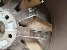Laden Sie das Bild in den Galerie-Viewer, 1x Alufelge 17 Zoll 7.0" 5x112 45ET Glanz Graphit 57A601025AB Skoda Karoq FEL4648805751pr