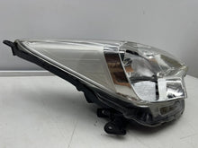 Laden Sie das Bild in den Galerie-Viewer, Frontscheinwerfer Toyota Ractis Rechts Scheinwerfer Headlight SCH8776655912kt