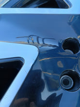 Laden Sie das Bild in den Galerie-Viewer, 1x Alufelge 20 Zoll 10.0&quot; 5x112 58ET 1T3601025E VW Rim Wheel