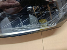 Laden Sie das Bild in den Galerie-Viewer, Frontscheinwerfer Skoda Octavia IV 5E4941015A Links Scheinwerfer Headlight SCH3667933807ld