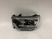Laden Sie das Bild in den Galerie-Viewer, Frontscheinwerfer 4121100P01 Links Scheinwerfer Headlight SCH3592570010zp
