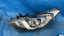 Laden Sie das Bild in den Galerie-Viewer, Frontscheinwerfer Hyundai I30 Links Scheinwerfer Headlight